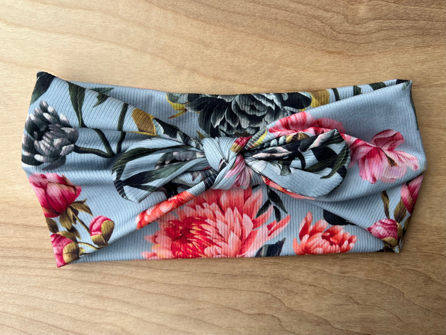 Dusty blue ribbed floral