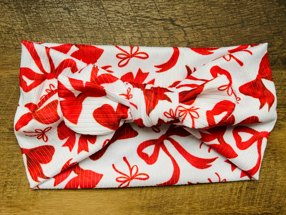 Ribbed red bows