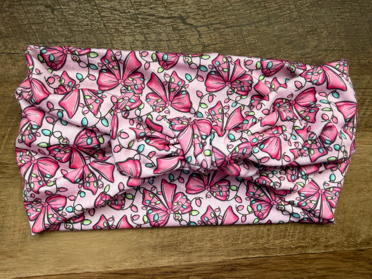 Pink bows + Christmas lights
