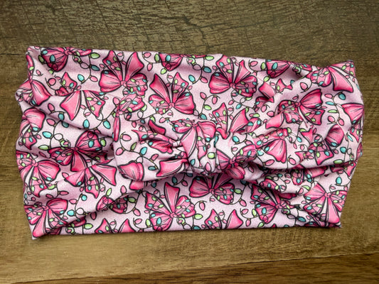 Pink bows + Christmas lights