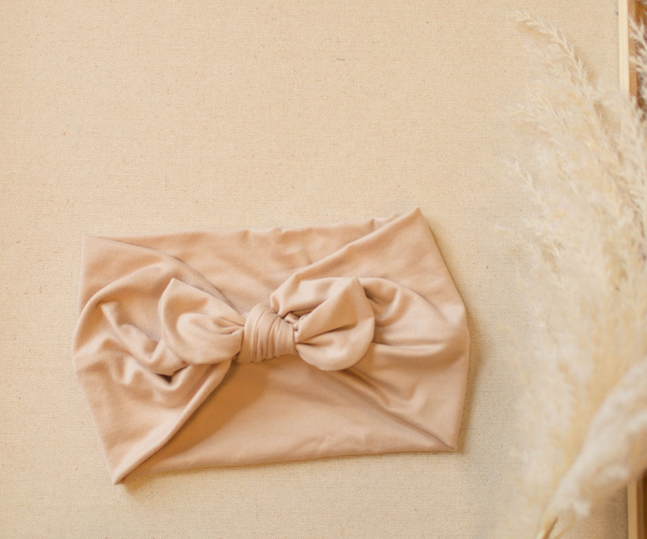 Sand faux bow